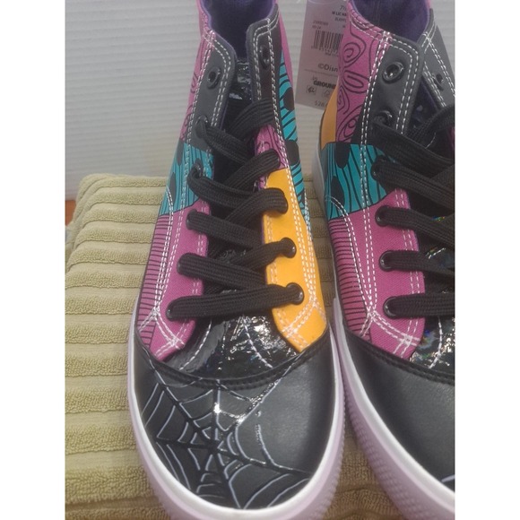 NWT Disney The Nightmare Before Christmas Women's High Top Shoes Size 7.5 Skelli - Picture 2 of 13